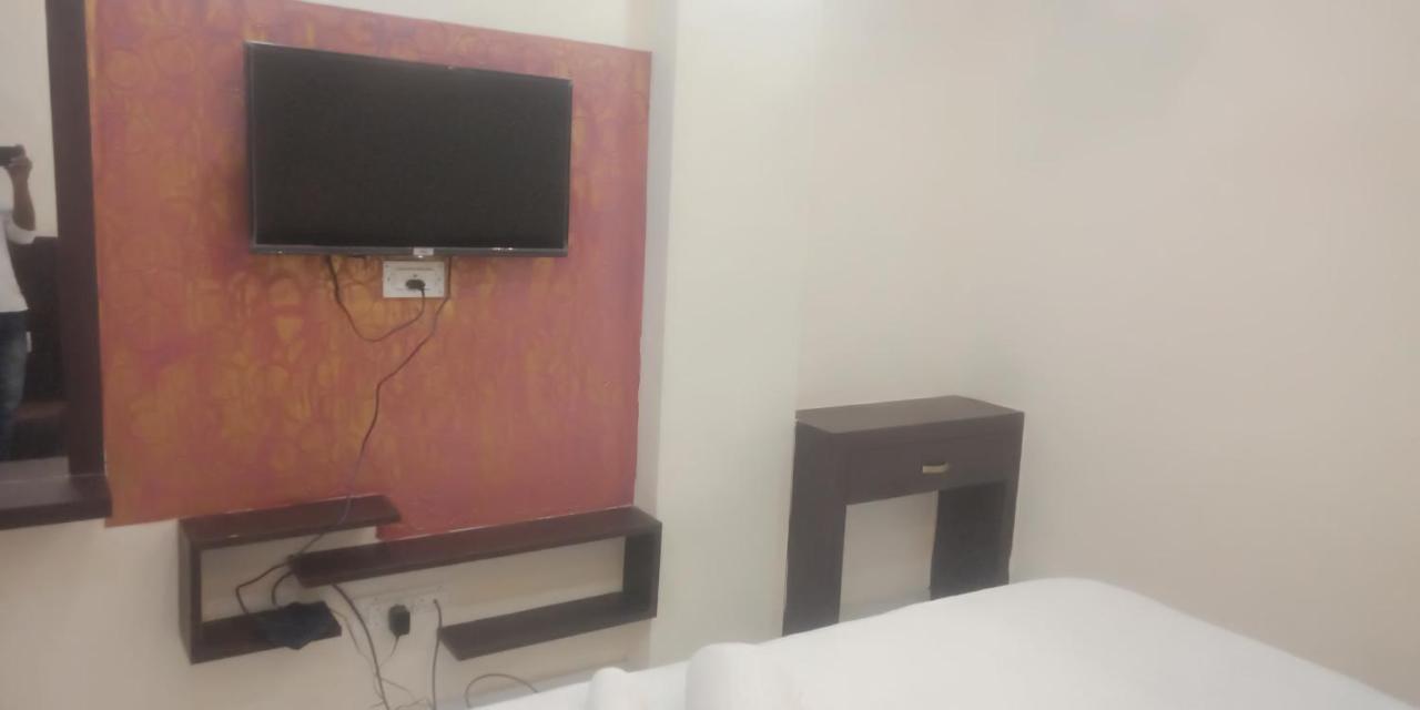 M G Residency Hotel Chikmagalūr Екстериор снимка