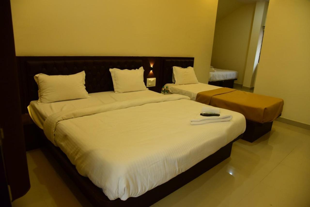 M G Residency Hotel Chikmagalūr Екстериор снимка
