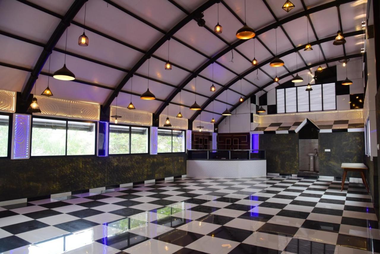 M G Residency Hotel Chikmagalūr Екстериор снимка