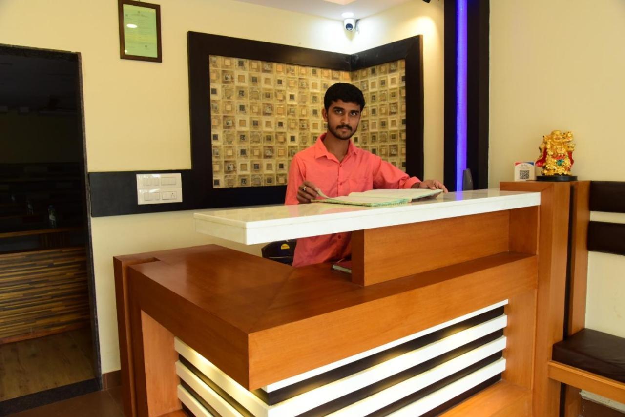 M G Residency Hotel Chikmagalūr Екстериор снимка