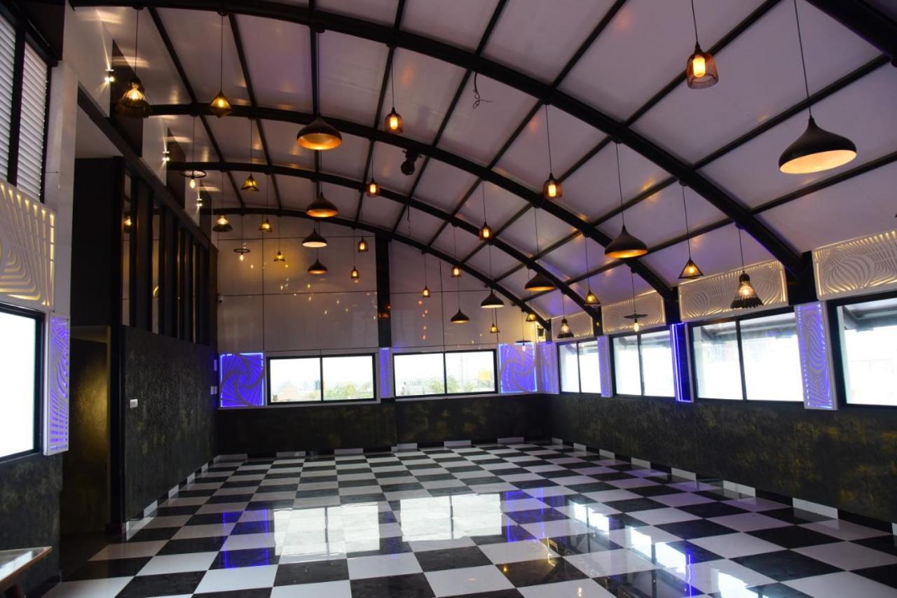 M G Residency Hotel Chikmagalūr Екстериор снимка