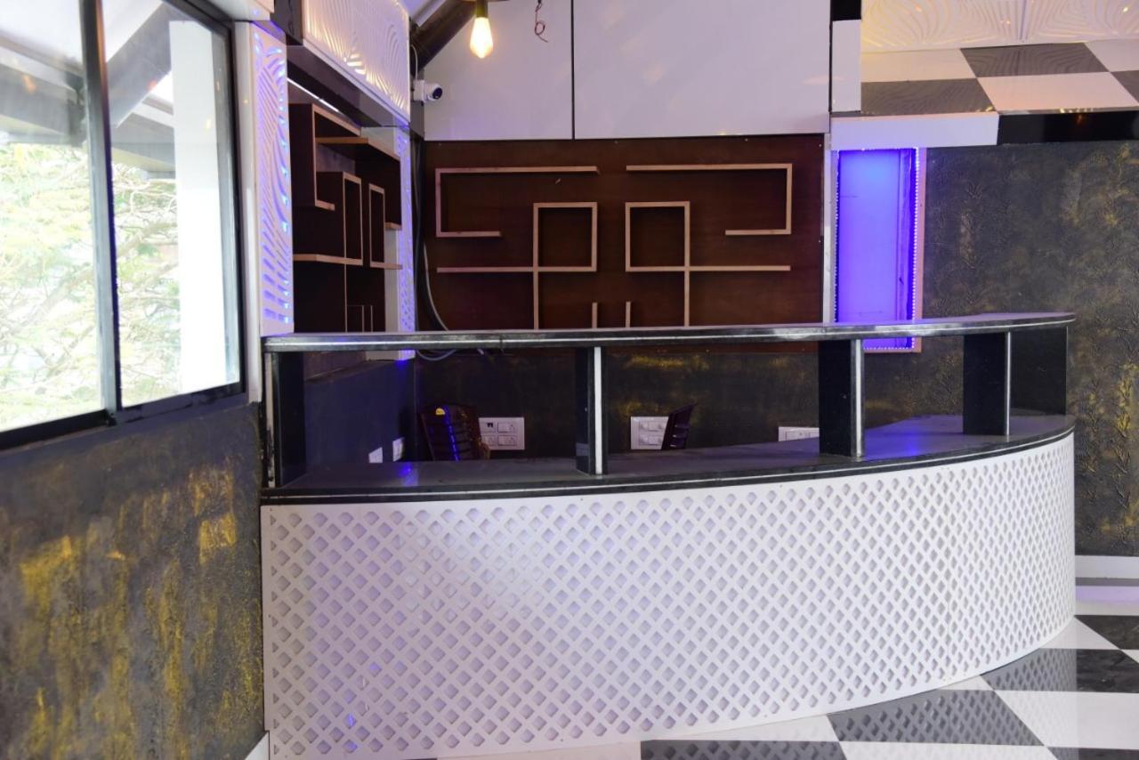 M G Residency Hotel Chikmagalūr Екстериор снимка