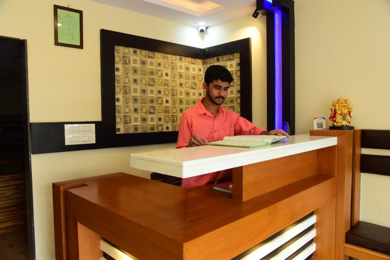 M G Residency Hotel Chikmagalūr Екстериор снимка