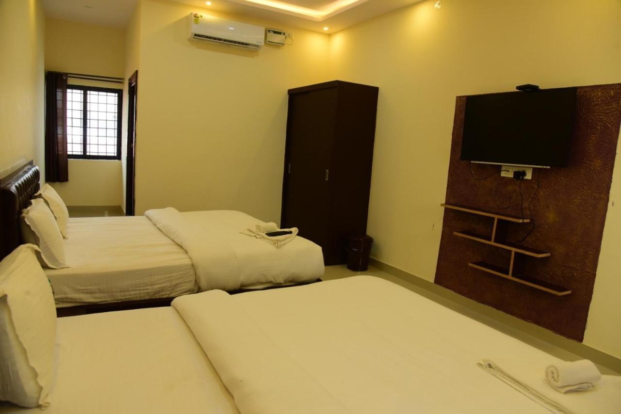 M G Residency Hotel Chikmagalūr Екстериор снимка